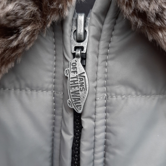 VANS Grey Puffer Jacket - Picture 8 of 13